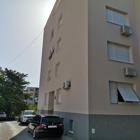 City Getaway - Apartment Ileora Split Exterior photo
