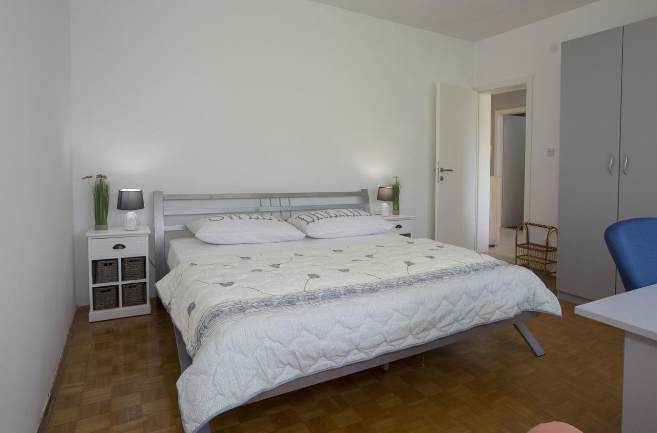 City Getaway - Apartment Ileora Split Exterior photo