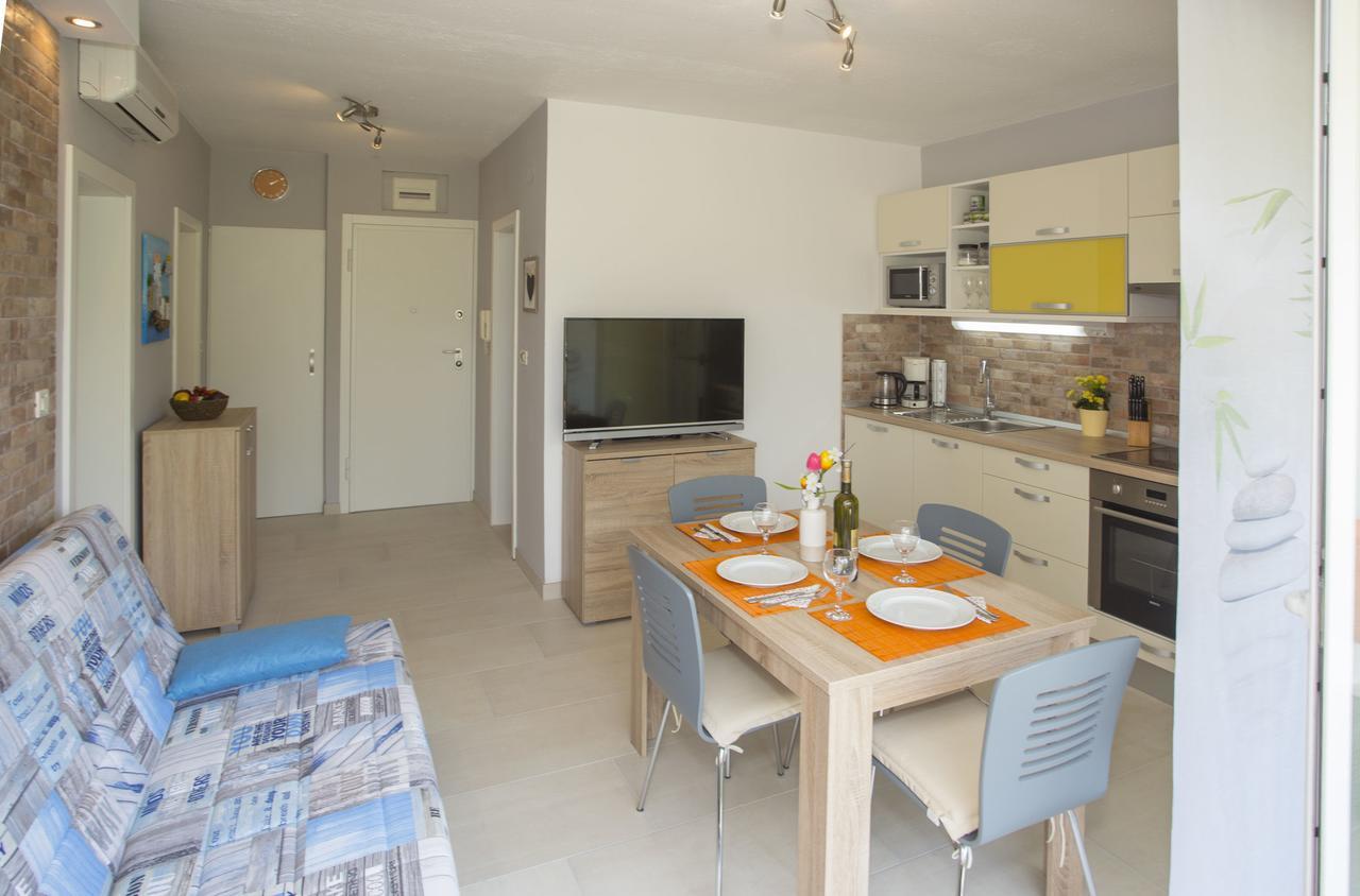 City Getaway - Apartment Ileora Split Exterior photo